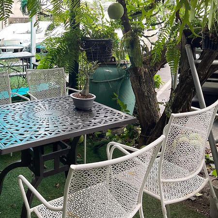 Appartamento The Quarter Wutthakat Bangkok Esterno foto
