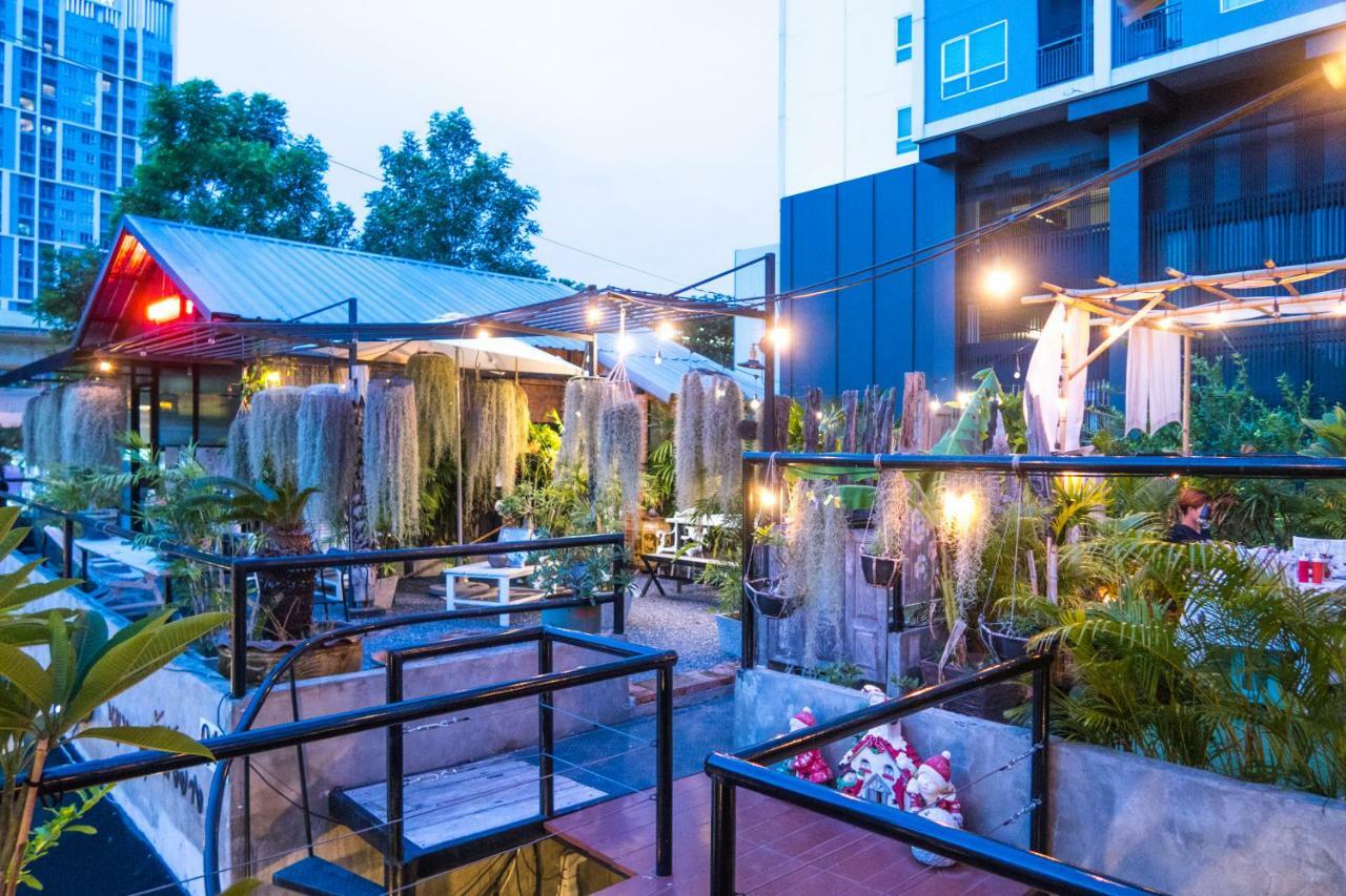 Appartamento The Quarter Wutthakat Bangkok Esterno foto