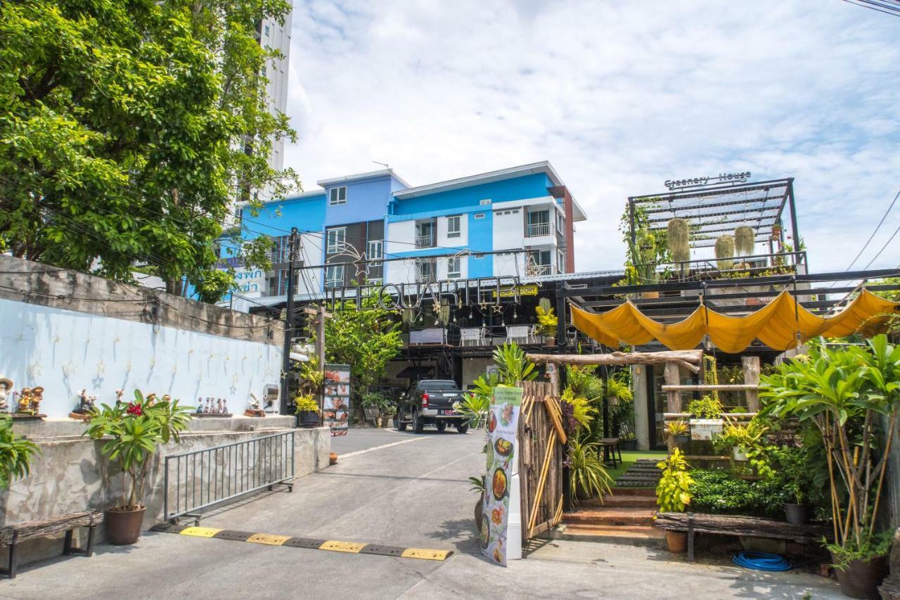 Appartamento The Quarter Wutthakat Bangkok Esterno foto